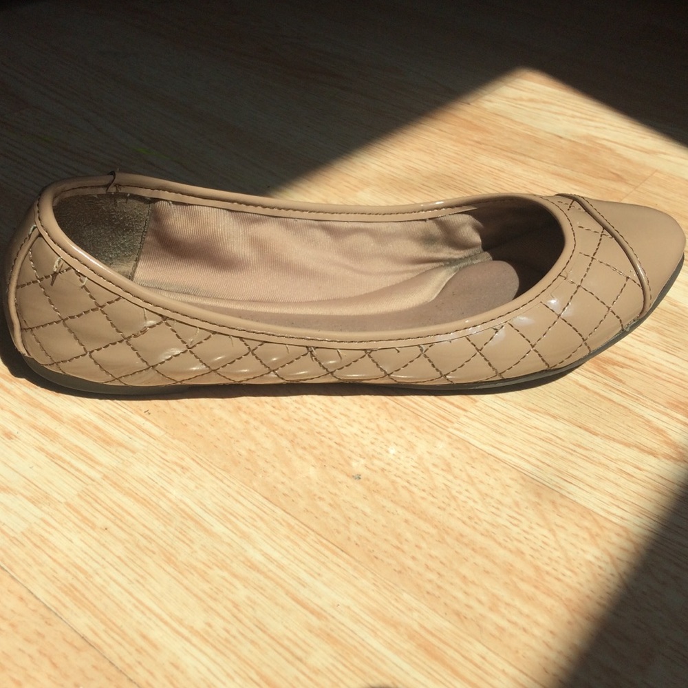 Perfectly tan flats